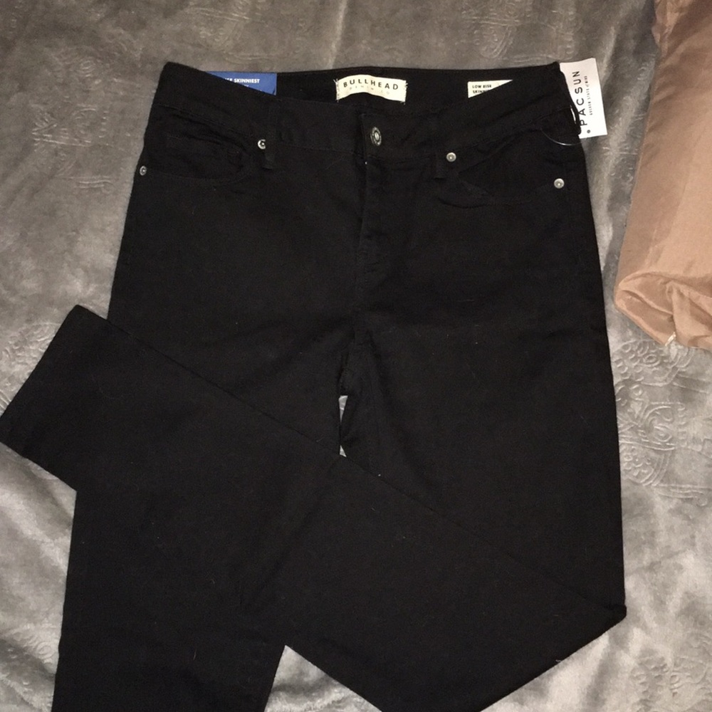 Black low rise Bullhead skinny jeans